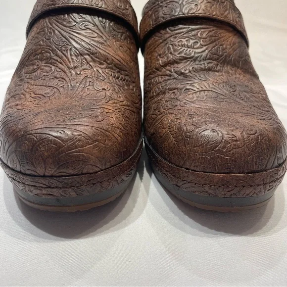 Crocs Brown Embossed Leather-Look Heeled Mules Slide On Women’s Size 10 Shoes - Picture 4 of 16